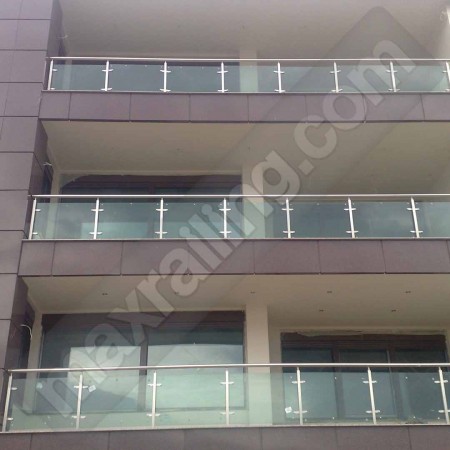 Иноксови парапети